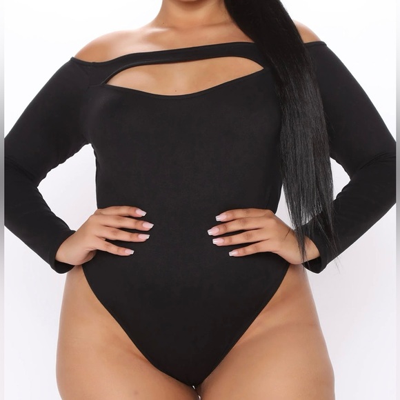 New Fashion Nova Black off the shoulder bodysuit with front cutout. X-Large - Picture 3 of 7